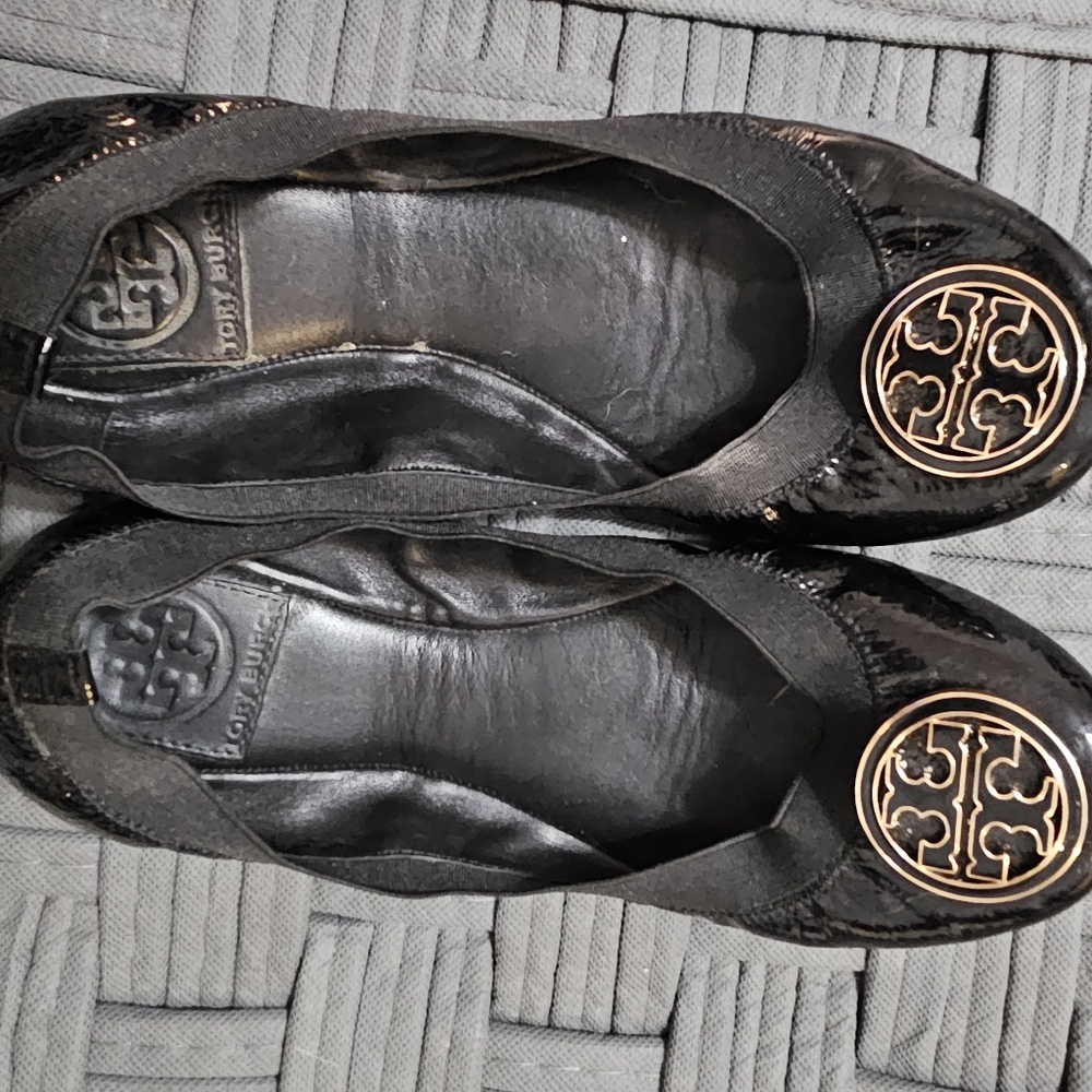 Tory Burch Black Patent Leather Logo Ballet Flats with Gold Medallion